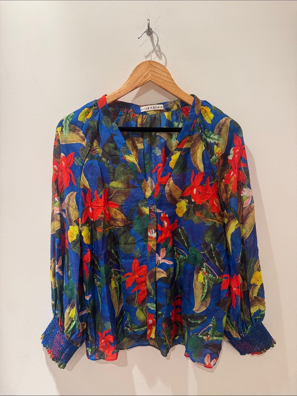 Alice + Olivia Multicolor Floral Button-Front Top. Size L. 70% cotton/ 30% silk